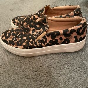 Steve Madden Leopard Slide On-size 7